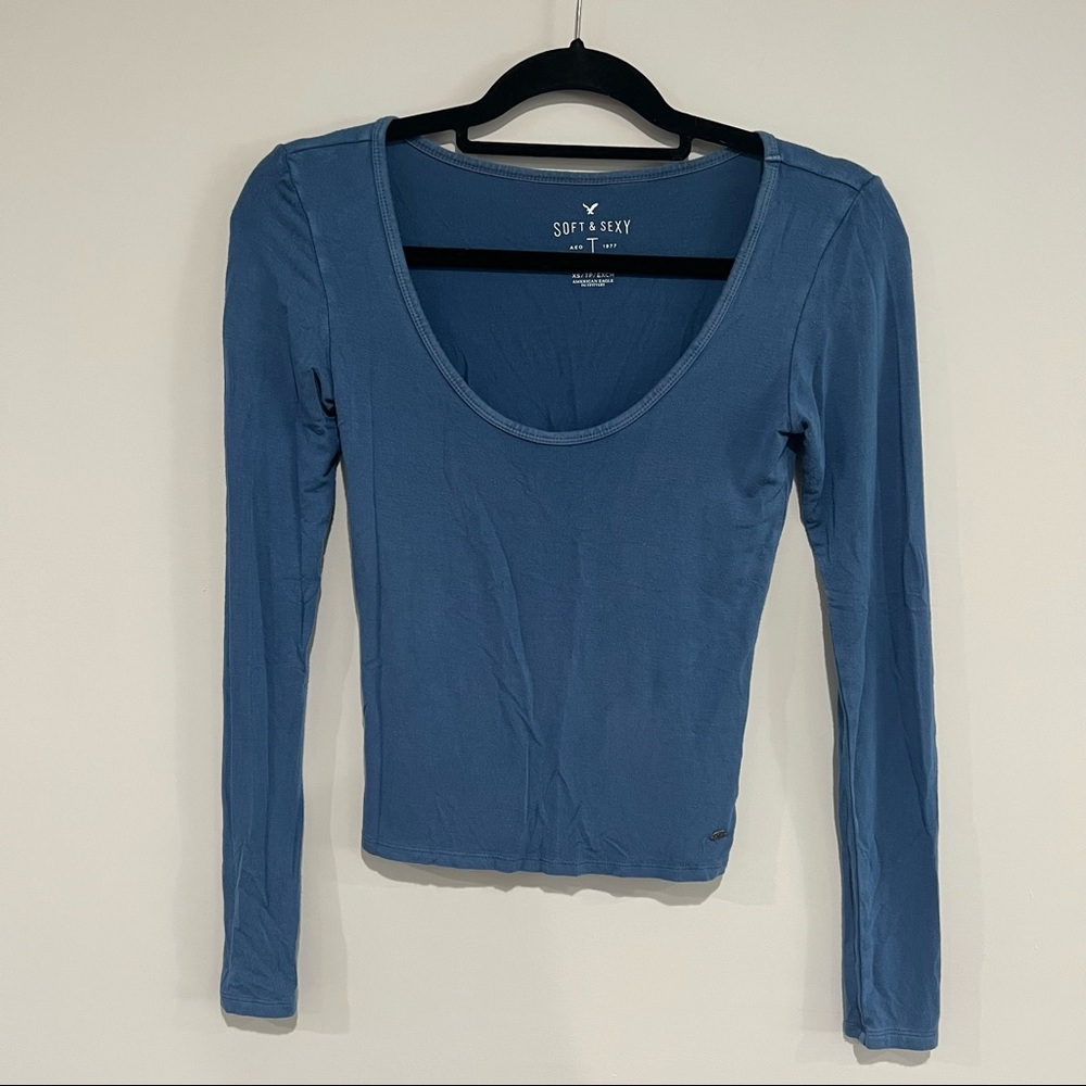 Scoop neck top